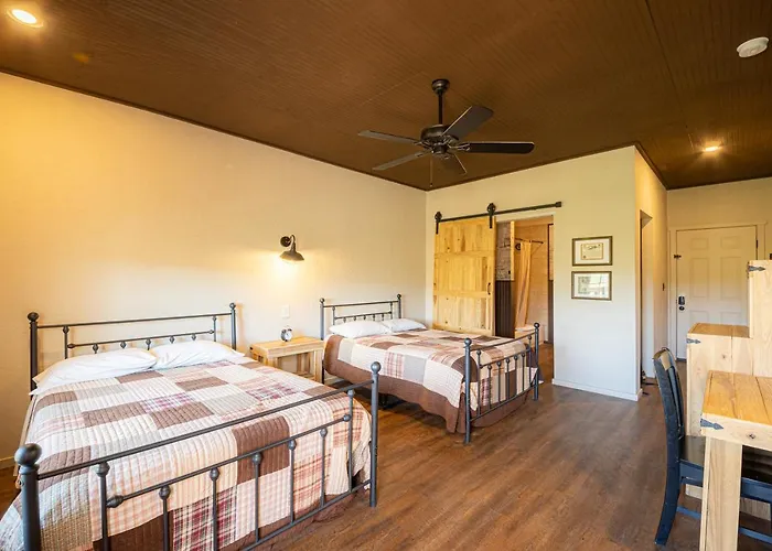 -pet Friendly- Miners #5 -two Double Beds - Private Balcony 2*