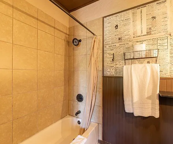 -pet Friendly- Miners #5 -two Double Beds - Private Balcony Ferienpark