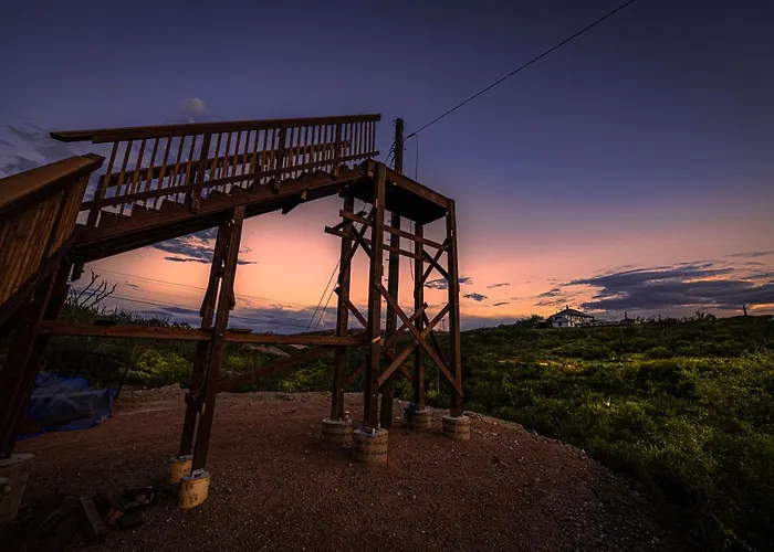 -pet Friendly- Miners #5 -two Double Beds - Private Balcony Tombstone