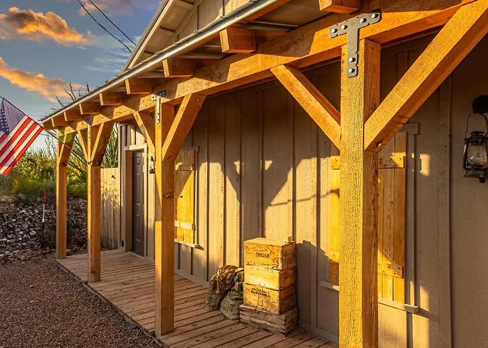 -pet Friendly- Miners #5 -two Double Beds - Private Balcony