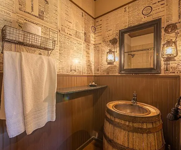 -pet Friendly- Miners #5 -two Double Beds - Private Balcony 2* Tombstone